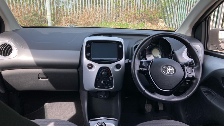 Toyota Aygo 1.0 VVT-i X-Play 5dr x-shift Petrol Hatchback